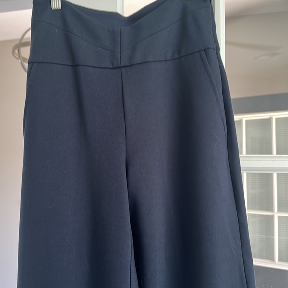 CAbi Coco Trouser Navy in Size 4Long. Rarely worn near perfect condition - Picture 3 of 3